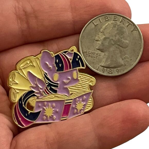 My Little Pony Twilight Sparkle Kawaii Chibi Enamel Pin - Picture 4 of 6